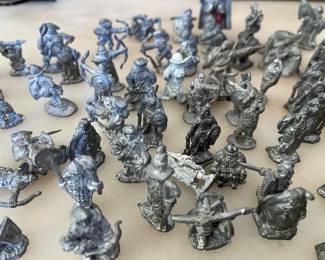 80dungeons and dragons figurines