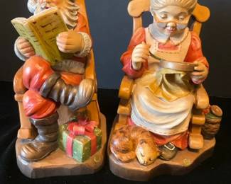 007 ANRI Mr. Mrs. Santa Hand Carved Figurines by Sarah Kay Designer