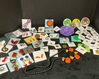 Mystery Lot of Pins Holiday Items