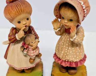 ANRI Vintage Hand Carved Valentine Design Figurines