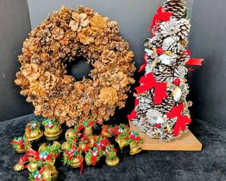 Christmas Decor Pinecone Wreath