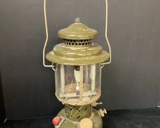 017 Vintage Coleman 1952 Gas Lantern