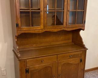 011 Ethan Allen Hutch