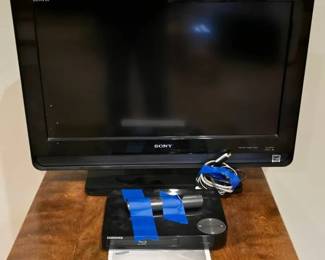 Sony 26 Inch LCD TV Model KDL26M4000 Samsung Bluray Player Model BDF5700.