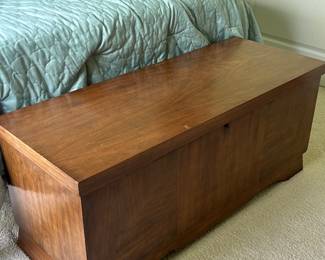 Lane Cedar Chest. Midcentury Modern! Clean lines, beautiful piece! 