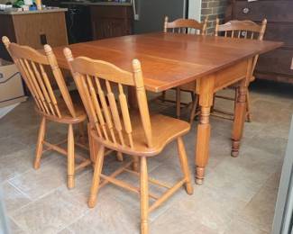 DropLeaf Table Chairs