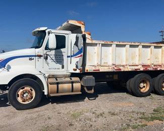 2002 International 9200i Truck
