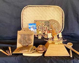 114 Eccentric Eatery  Decor