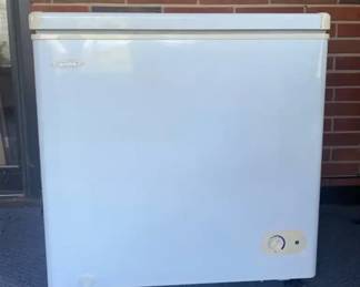 240 Danby Deep Freeze