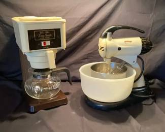 225 Vtg. Kitchen Appliances