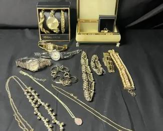 021  Classy Gold Costume Jewelry