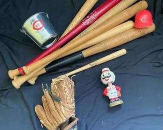 405 Retro Reds Memorabilia  More