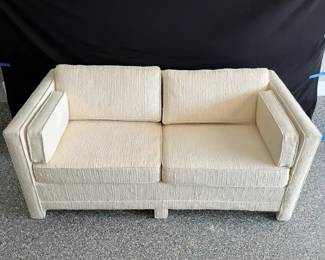 902 Pretty Pull Out Couch