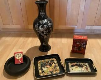 236 Lacquerware Luxuries