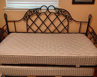 Daybed wrought iron