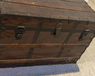 Trunk late 1800 style  38x22xa25