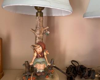 Hummel lamp