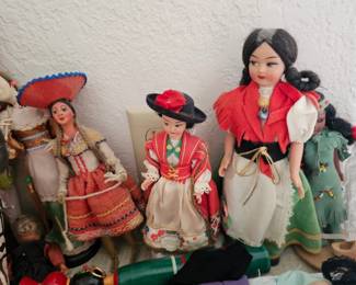 souvenir dolls