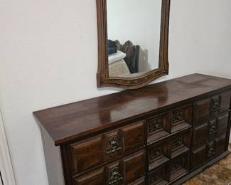 dresser with mirror