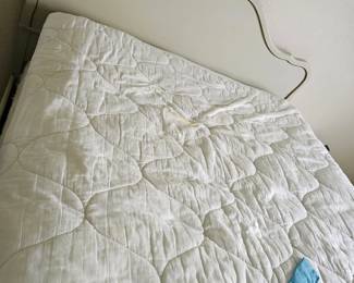 vintage shabby chic bed