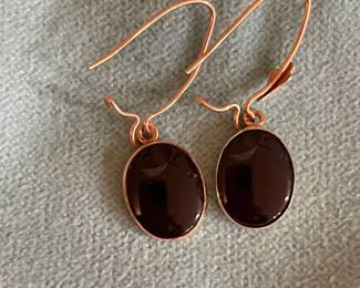 14k with black stone