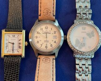 Most watches need batteries, working condition unknown - priced accordingly.