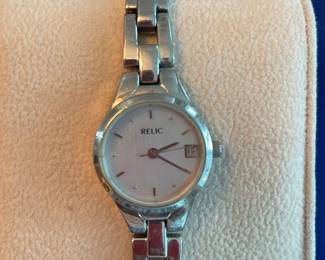 Most watches need batteries, working condition unknown - priced accordingly.