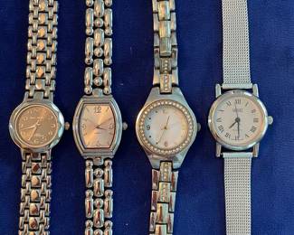 Most watches need batteries, working condition unknown - priced accordingly.