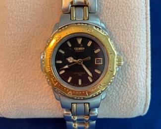 Most watches need batteries, working condition unknown - priced accordingly.