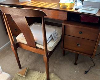 Mcm desk and chair (Vintage mid century modern )