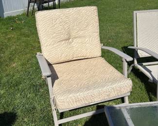 Outdoor foldable seating set with cushions 