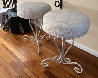 Vintage pair of stools 