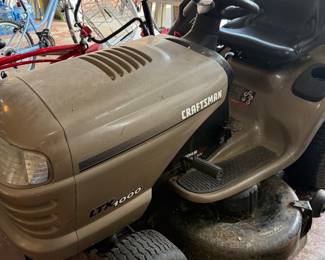Craftsman riding lawn mower
