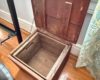 Storage box