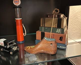 Vintage Style Decorative Items Collection  Standard Oil Truck and Gulf Gas Pump Replica