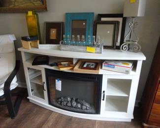 Like New Fireplace/Entertainment Center