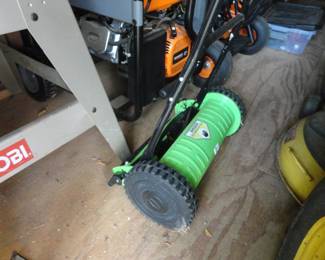 11 inch Reel Lawn Mower with Bagger