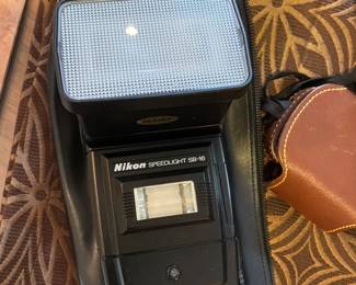 Nikon speedlight SB-16 shoe mount flash unit