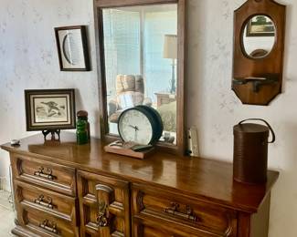  Solid wood dresser with mirror