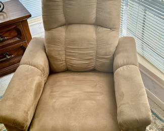 Slim recliner