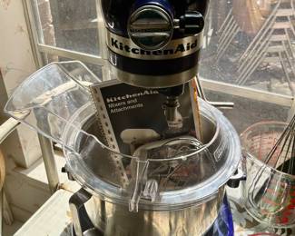KitchenAid 5.5 quart bowl lift stand mixer