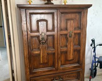 Armoire solid wood
