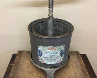 587 JuicyFruit Tin Press