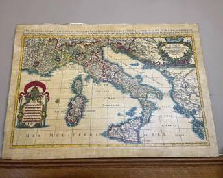 587 Vintage Italy Canvas Map