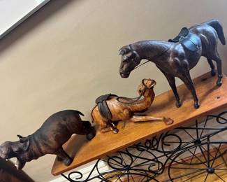 587 Vintage Leather Animals