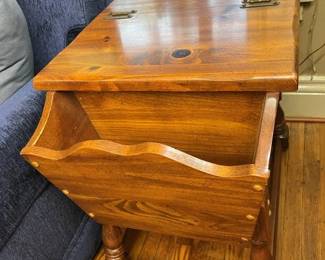 587 Colonial Knotty Pine Dough Box End Table