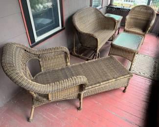587 Poly Wicker Glider Patio Set 