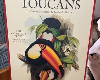 587 Taschen The Family Of Toucans John Gould Plate Set