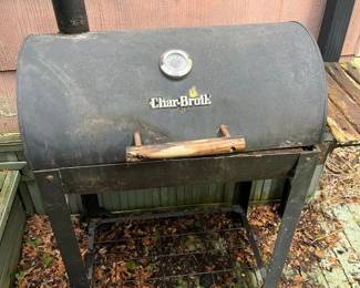 587 CharBroil Barrel Charcoal Grill
