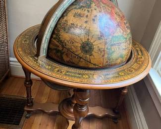 587 Vintage Globe Revolving Cocktail Bar